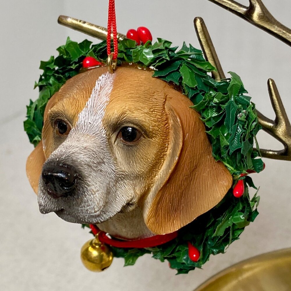 Beagle Wreath Vintage Christmas Ornament Terrier Hound Dog Carved Painted Resin - Picture 5 of 8